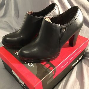 RIALTO Women's Phiona Shooties